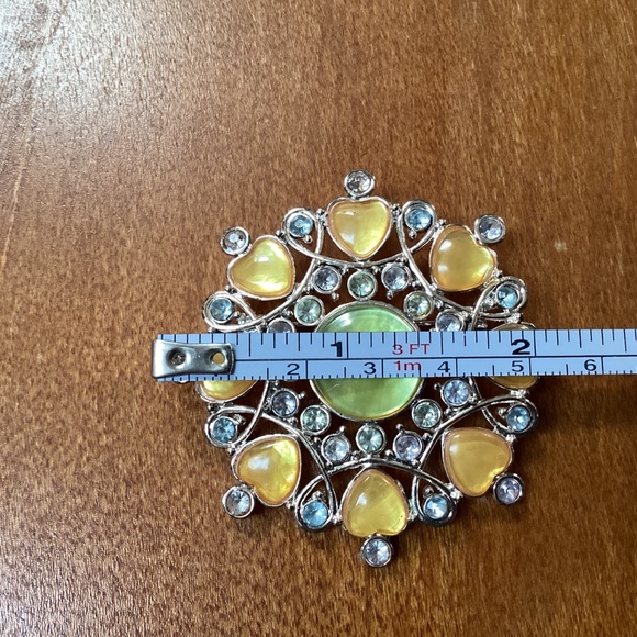 Brooch Silver-tone Yellow Hearts Design Brand: Unknown - Picture 6 of 12